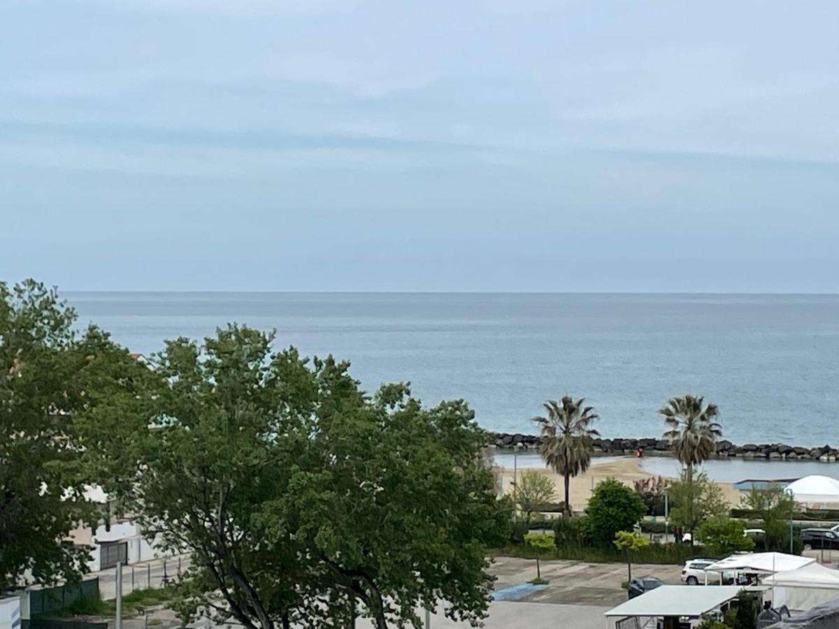 Il Sogno Del Mare Apartment Montesilvano Marina Екстериор снимка